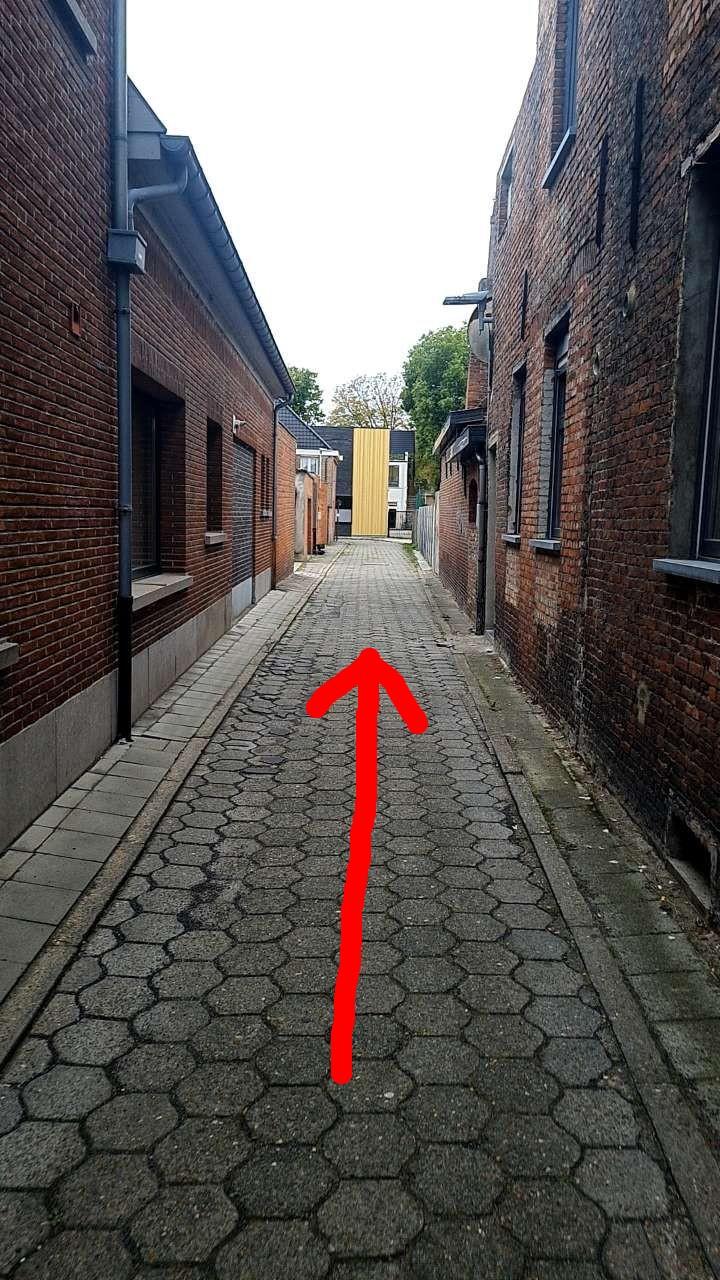 Rode pijl = ingang