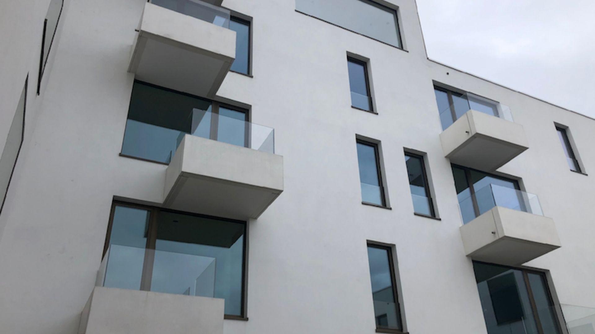 Qulaco verzorgde voor dit project in Aalter de opbouw van de kwalitatieve terrassen voor de verschillende appartementen in kwaliteitsbeton.